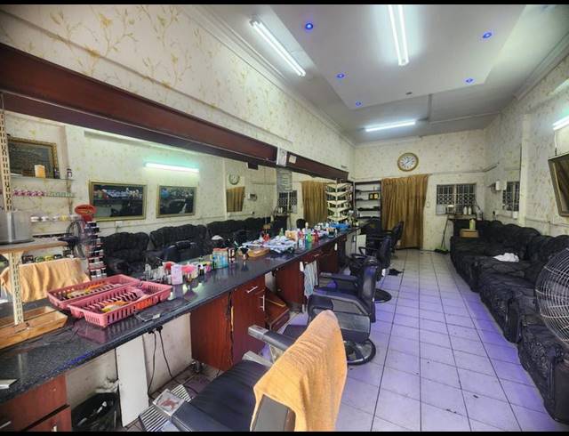 RETAIL FOR SALE IN MALVERN